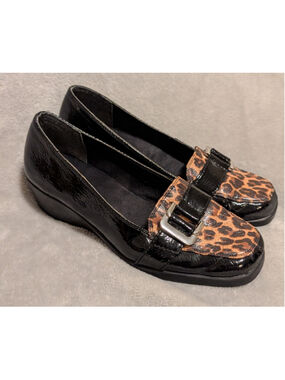 What's What Black Patent Leopard Print Loafers Women's Size 8 Buckle B259